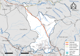 Carte en couleur présentant le réseau hydrographique de la commune