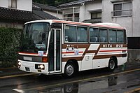 612 自社発注車の小型車。1991年に導入されたオリジナル塗装の小型車。