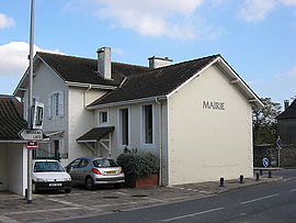 The town hall of Noguères