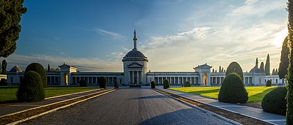 Una visione d'insieme del cimitero