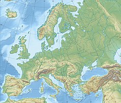 Mapa konturowa Europy, blisko lewej krawiędzi na dole znajduje się punkt z opisem „A Coruña”