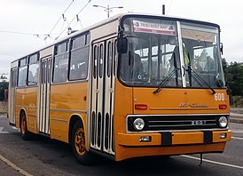 Музейный Ikarus 260T на улицах Будапешта