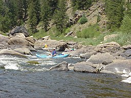 Rafting North Platte River i nærheden af grænsen mellem Colorado og Wyoming i Northgate Canyon