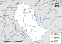 Carte en couleur présentant le réseau hydrographique de la commune