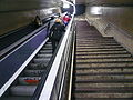 Les escales de l'estació de Vallcarca, a en:Vallcarca (Barcelona Metro), pl:Vallcarca (stacja metra).