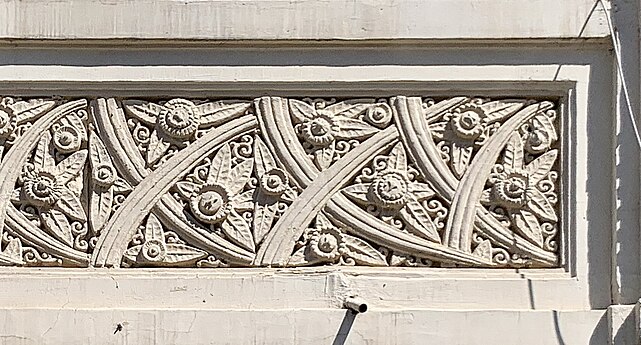 Art Deco rosettes on Strada Grigore Cobălcescu no. 56, Bucharest, unknown architect, c.1930