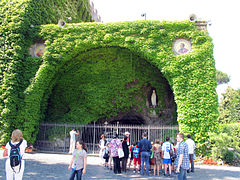 A Lourdes-i Grotta