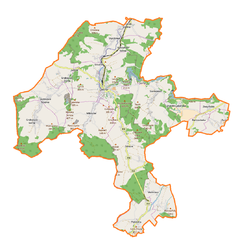 Mapa konturowa gminy Leśna, blisko centrum u góry znajduje się punkt z opisem „Pałac w Leśnej”