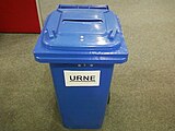Κάδος ανακύκλωσης που χρησιμοποιήθηκε ως κάλπη στις γερμανικές ομοσπονδιακές εκλογές το 2017