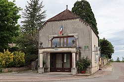 Skyline of Cléry