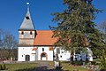 Evang. lutherse St.-Catharinakerk, 12e eeuw, aan de oostkant van het centrum; beroemd om haar fraaie orgel