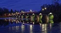 Le pont la nuit.