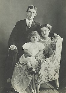 הנסיך וילהלם עם אשתו ובנו