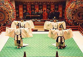 Traditional dancing of western Japan, performed during the rituals in the Sukiden.