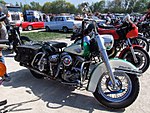 Världens första Harley-Davidson-motorcykel presenteras i Milwaukee, Wisconsin, USA den 13 juni 1903. Bilden visar en Harley-Davidson Duo-Glide Typ FLH.