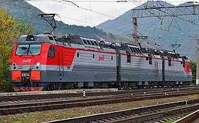 3ES4K locomotive has pantographs on all three units, including a B unit