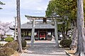 Hachiman-jinja Torii i Haiden