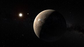 プロキシマ・ケンタウリbの想像図。背景に主星プロキシマ・ケンタウリと、連星であるアルファ・ケンタウリAとBが描かれている。