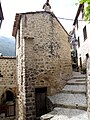 Le stradine (ruelles) salendo verso la chiesa di San Giovanni Battista