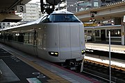 奈良駅に到着した特急「まほろば」号（2019年11月30日）