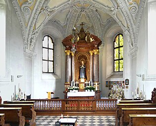 Kapelle Maria am Anger hinter den beiden Seitenaltären