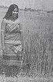 While working in the fields, the pathin is fastened with a sash, which is also used as an apron.