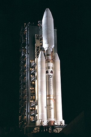 Il Titan IV sulla rampa prima di lanciare la sonda spaziale Cassini-Huygens verso Saturno, nell'ottobre 1997