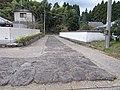 今市宿の信玄曲がり。外敵の侵入を防ぐために、街道は街の中心部で2度鍵形に折り曲げられ、クランク状になっている（大分県大分市）。