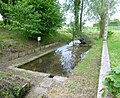 La fontaine (= le lavoir).