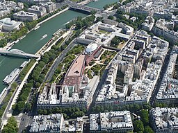 Quai Branly a Musée du quai Branly z Eiffelovy věže