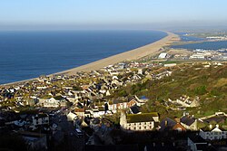 Utsyn over Fortuneswell og Chesil Beach