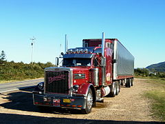 Peterbilt 359 mit Auflieger