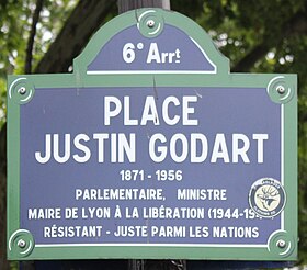 Voir la plaque.