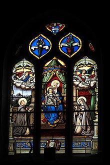 Vitrail de la chapelle du Rosaire représentant la Vierge et l'Enfant Jésus remettant le chapelet du rosaire à saint Dominique et sainte Catherine de Sienne, signé Hucher et fils, Fabrique du Carmel