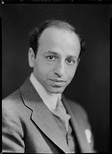 Yousuf Karsh - 19087696999.jpg