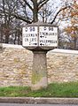 Ancien poteau indicateur, rue de Neauphle.