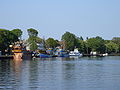 Hafen mit nostalgischen Ausflugsschiffen