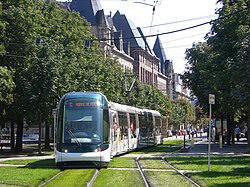 Strasbourg - Straßenbahn - Rasengleisabschnitt.jpg