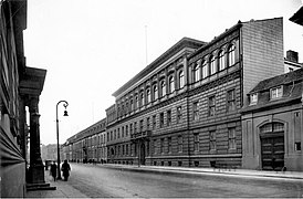 Les bâtiments du ministère (au premier plan à droite le « 74, Wilhelmstraße », au fond le « 76 »), cliché de 1927.