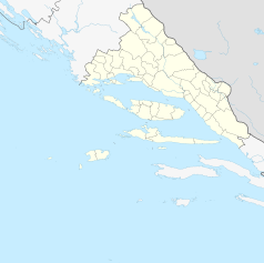 Mapa konturowa żupanii splicko-dalmatyńskiej, blisko centrum na lewo znajduje się punkt z opisem „Vis”