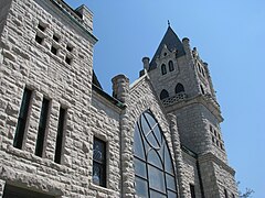 Primera Iglesia Baptista - Distrito comercial de Beaumont, Texas, actualmente Biblioteca Histórica Tyrrell. Finalizada en 1903.