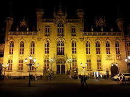 Bruges : L'Hôtel de ville by night