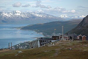 Blick vom Storstein nach Norden über den Grøtsund auf Ringvassøya