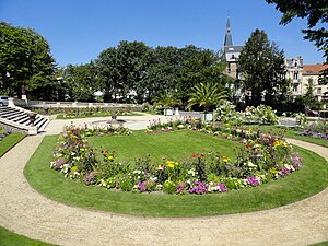 Jardin de l'hôtel de ville d'Épernay.