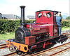 Die Irish Mail im Hafenbahnhof von Porthmadog in Wales.