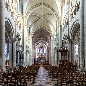 The three levels and six-part rib vaults of the nave of Sens Cathedral