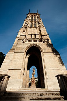 La tour Saint-Jacques, dans le 4e arrondissement de Paris. (définition réelle 1 600 × 2 400)