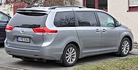 Toyota Sienna XLE (pre-facelift)