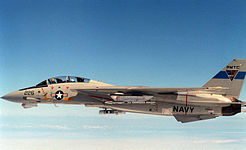 AMRAAMを搭載したF-14Aの試験機。ランチャーはAIM-7用のLAU-92を改造したものを使用
