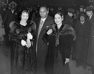 Opening night audience including Fredi Washington (left)